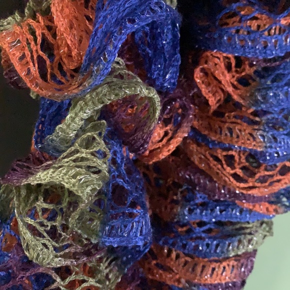 🔵 Handmade ruffled scarf - Picture 5 of 5